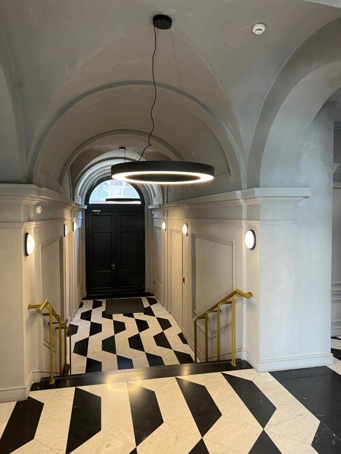 Luxe Central Studio With Pool, Parking & Ac Budapest Exterior foto