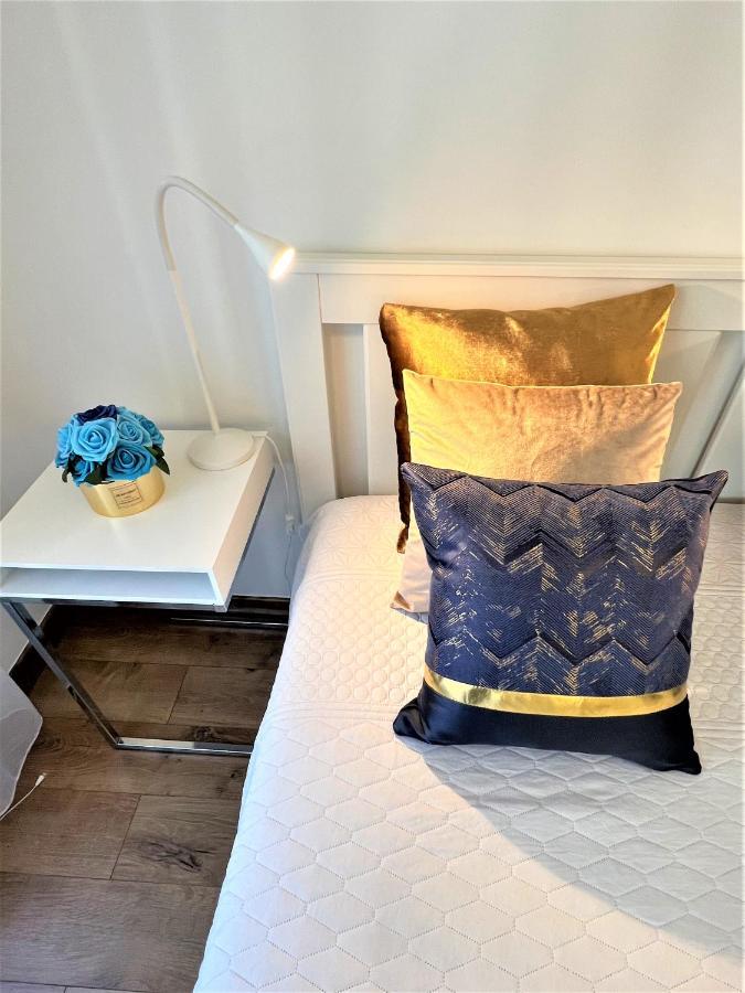 Luxe Central Studio With Pool, Parking & Ac Budapest Exterior foto