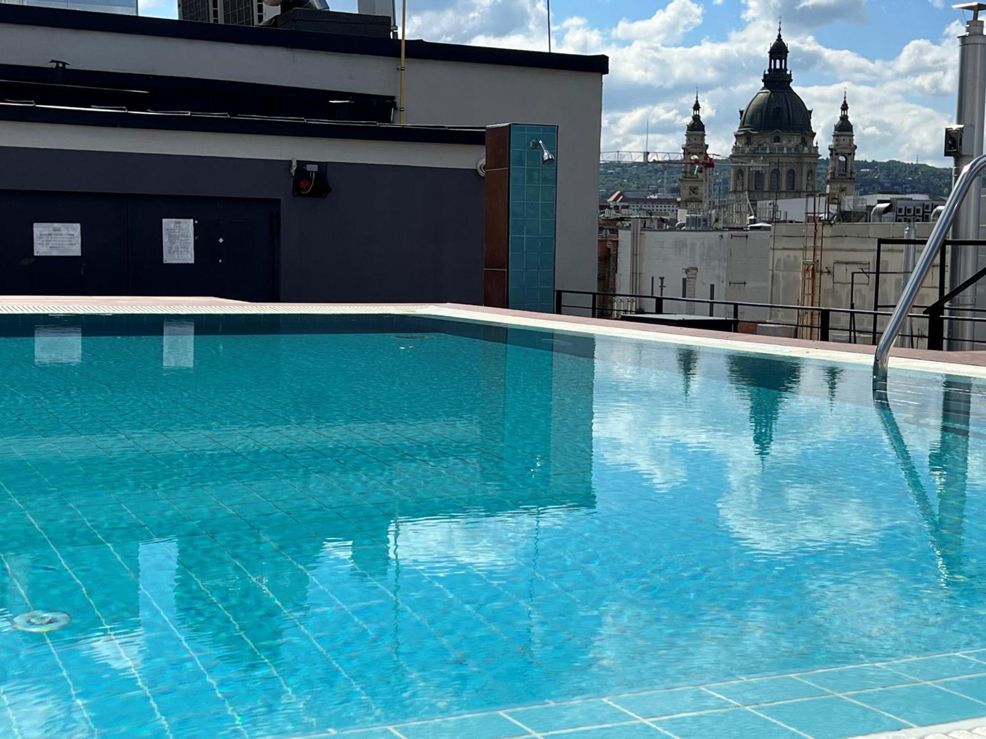 Luxe Central Studio With Pool, Parking & Ac Budapest Exterior foto